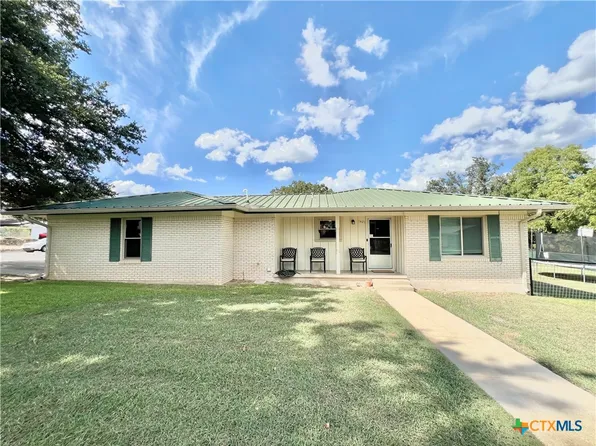 1421 W 4th St, Lampasas, TX 76550