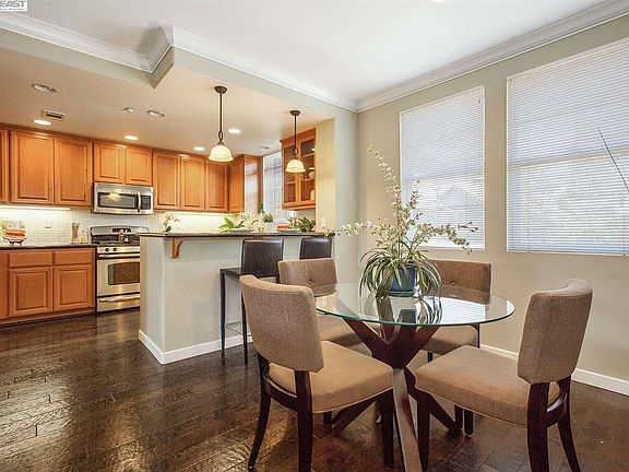 5th image of 118 Del Alba St
