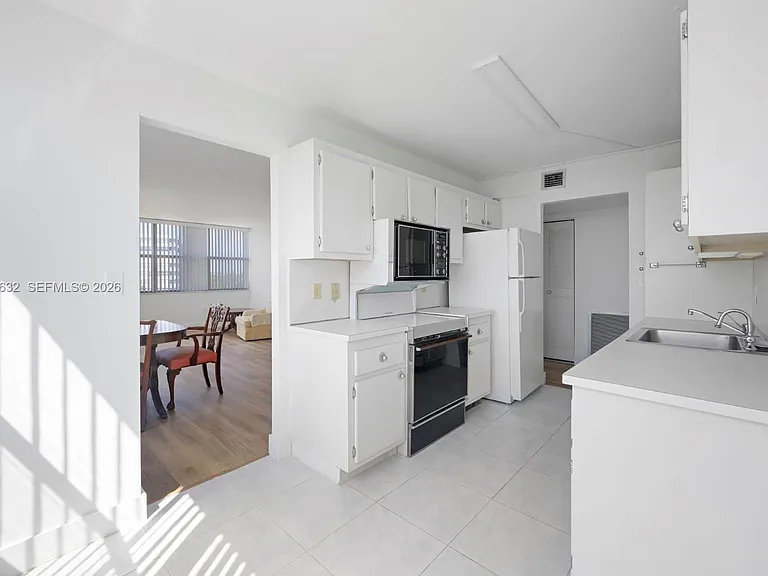 1300 NE Miami Gardens Dr #621E — Photo 16