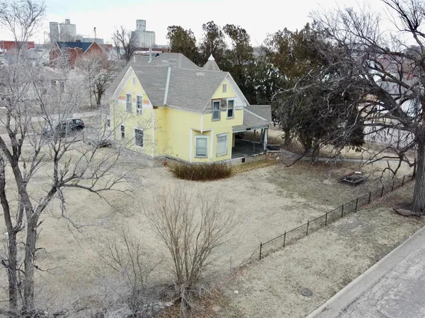 202 W Elm St, Bucklin, KS 67834