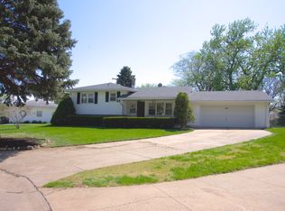 190 N 7th St, Springfield, NE 68059
