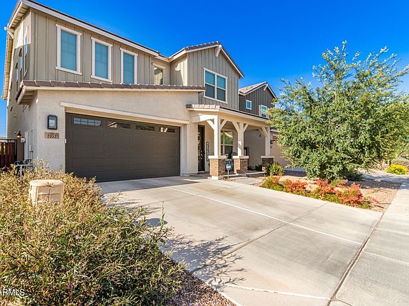 2nd image of 2052 E Lantana Dr