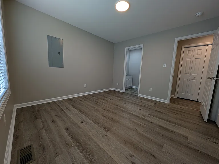526 Center Ave — Photo 19