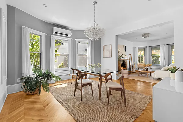 Sold by Compass | media 4