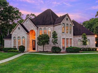 3821 River Run Dr, Mont Belvieu, TX 77523