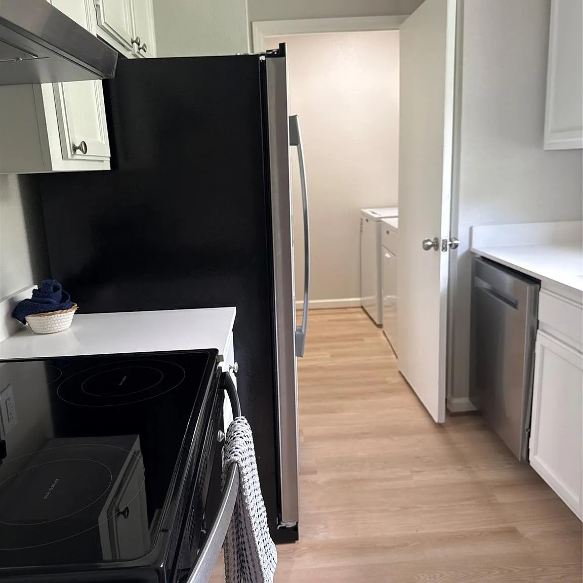 2 bed, 2.0 bath, 1068 sqft, $1,600 — Photo 3