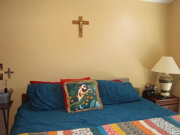 4th image of 1501 Wesley Dr