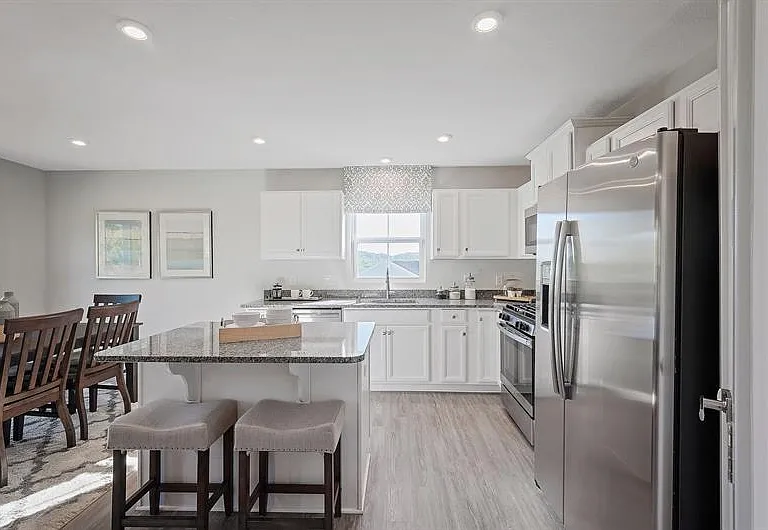 6134 Bellastead Dr — Photo 2