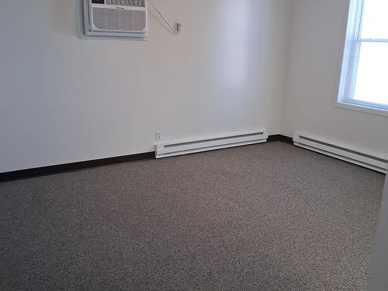 2202 Broadway St — Photo 5
