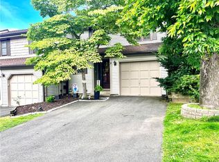 31 Tinsmith Xing #31, Wethersfield, CT 06109