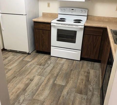 2 bdrm --kitchen with new flooring