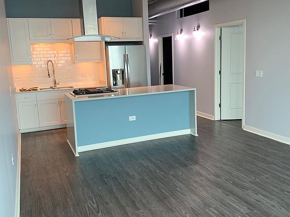 5th image of 50 E 16th St Unit 1007