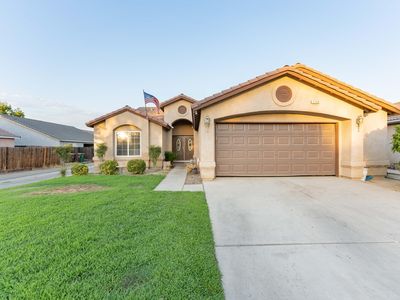 1195 Rafer Johnson Drive, Kingsburg, CA, 93631