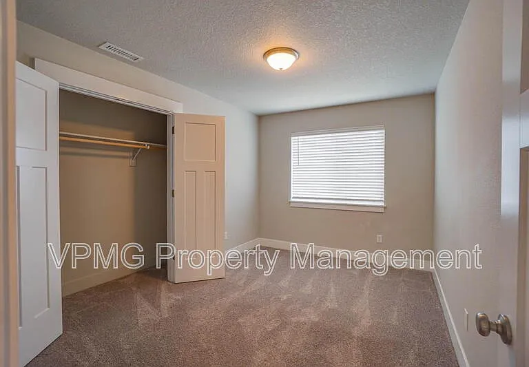 2928 NW 16th St — Photo 22