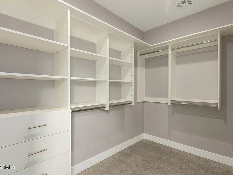 2336 E Harvard St #B — Photo 12