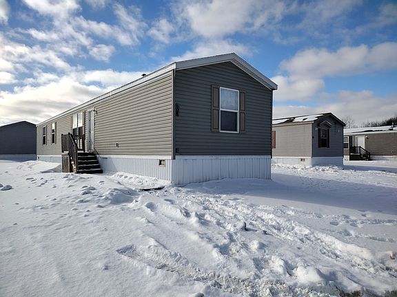 2nd image of 104 Elm Tree #104