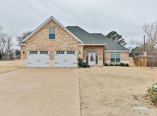 728 Linus Ln, Lindale, TX 75771