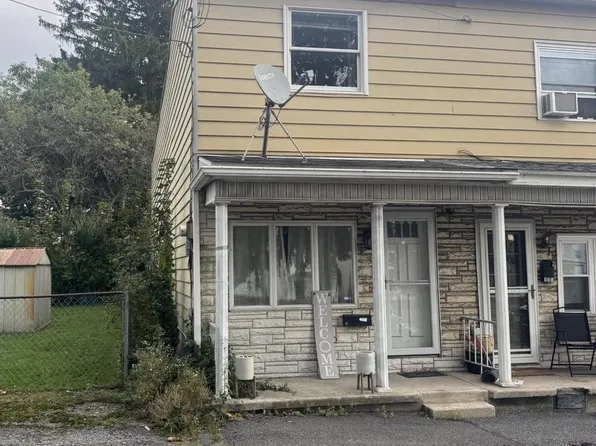 113 S Railroad Ave, Frackville, PA 17931