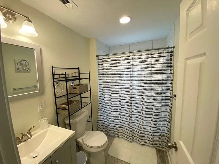 1094 Wyland Dr SW — Photo 3