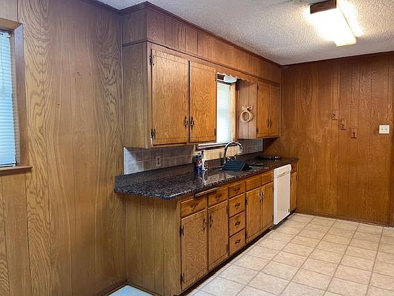 4th image of 5101 Lakemoor Dr