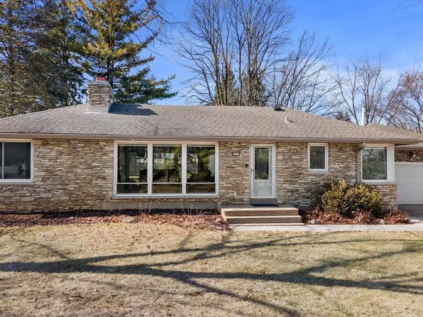 6155 South 35th STREET, Greenfield, WI 53221