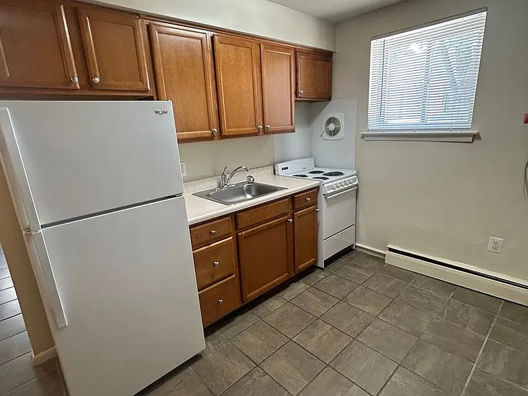 556 Chester Pike — Photo 5