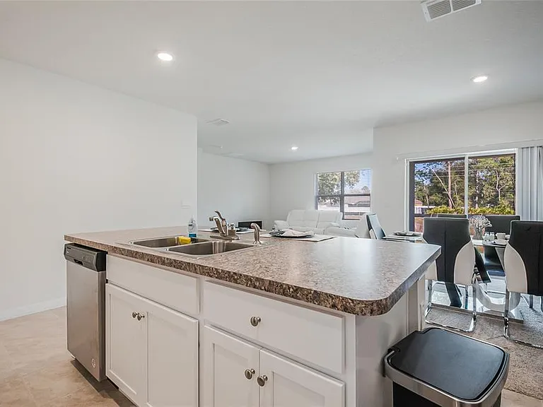 1126 Chichester Ct — Photo 22