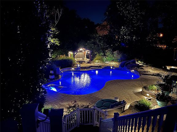 3rd image of 785 Cypress Knoll Dr
