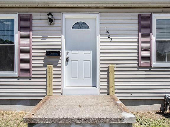 4th image of 1529 E Oakland Ave