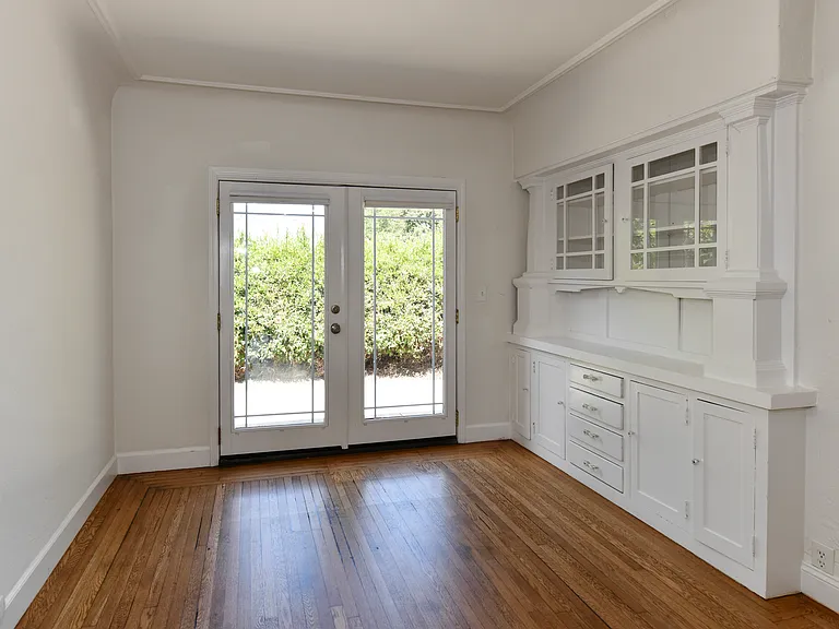 619 Seymour St — Photo 11