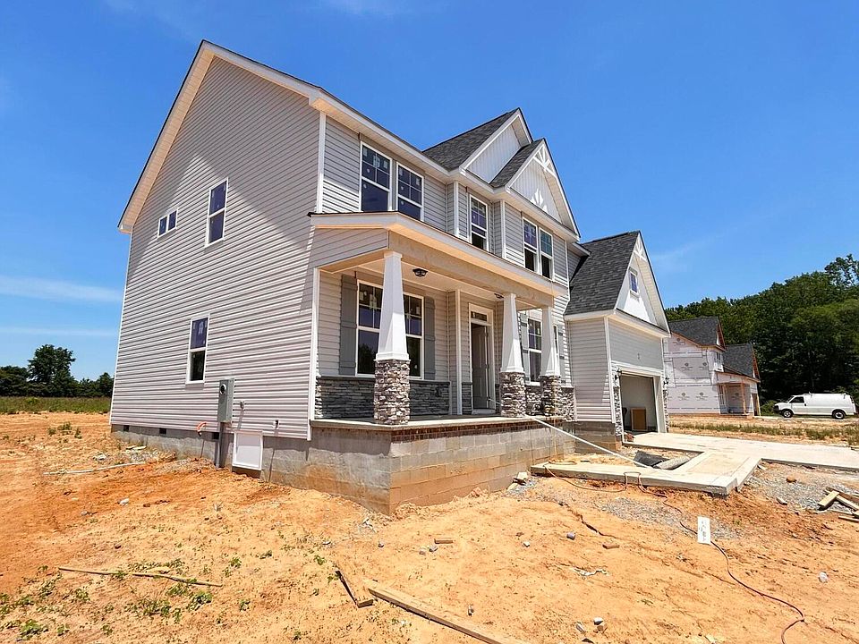 2nd image of 410 Maverick Ln