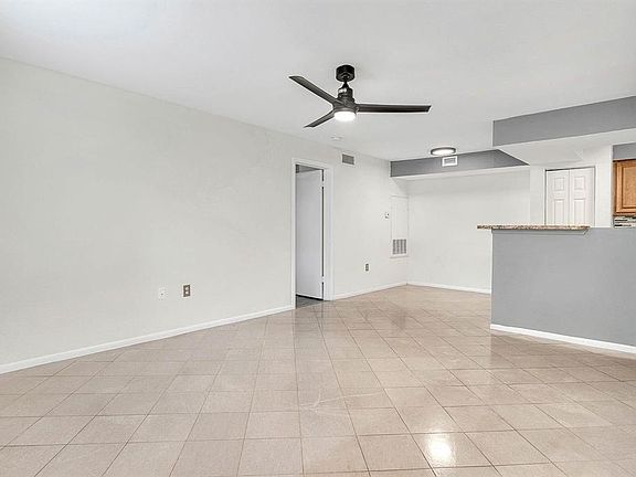 4th image of 3032 PARKWAY BOULEVARD #201