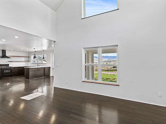 4th image of 593 Crowson Rd