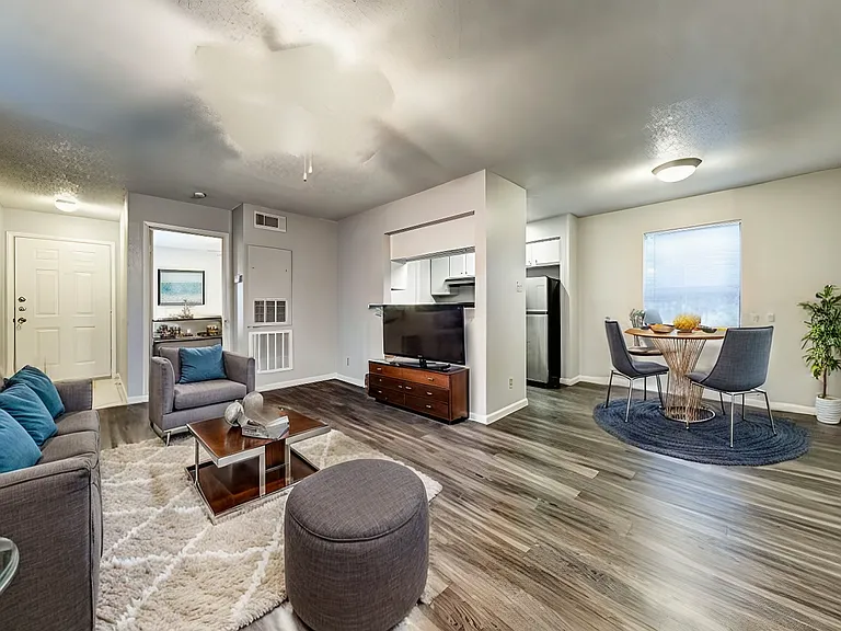 Chimney Park Apartments — Photo 19