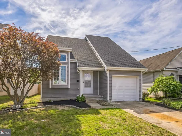 208 Hooker 1/2 St, Riverside, NJ 08075