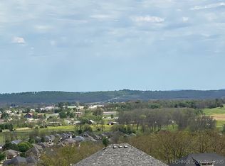 809 Ridgeview Dr, Tahlequah, OK 74464