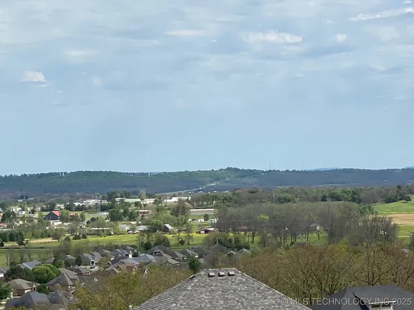 809 Ridgeview Dr, Tahlequah, OK 74464