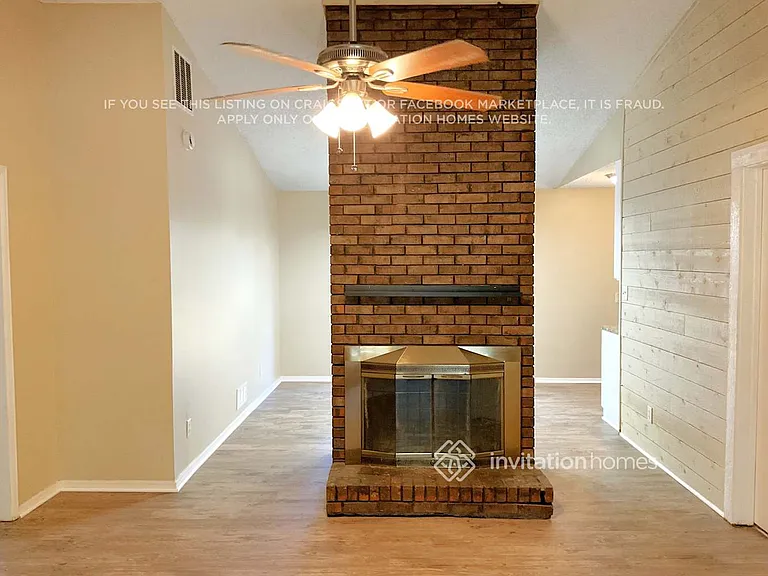 1093 Sandalwood Dr — Photo 4