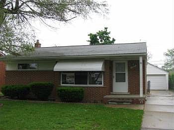 1st image of 15485 Poplar St