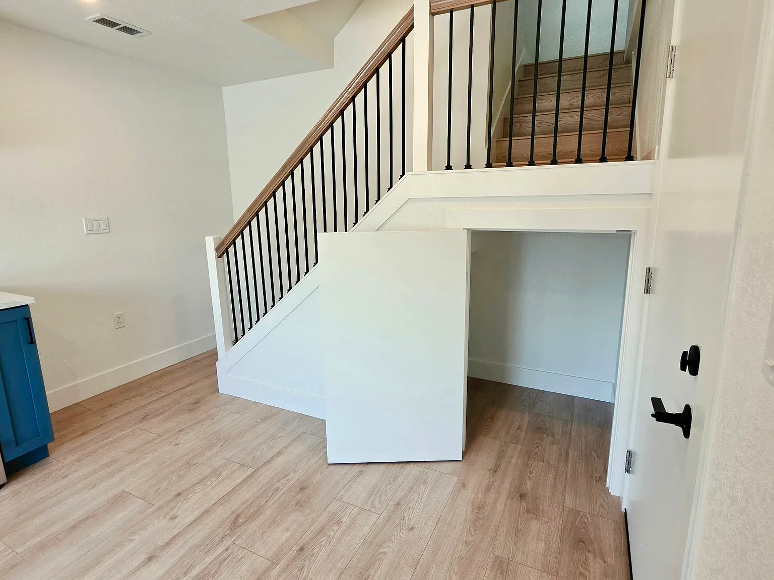 19 Bellevue Ave — Photo 4