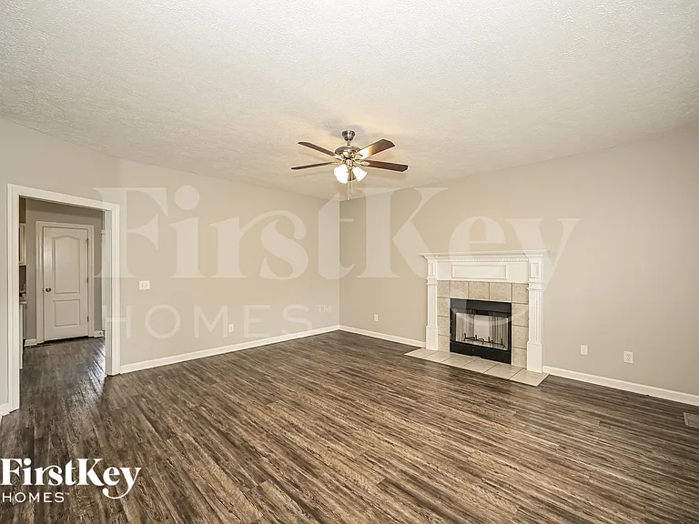 837 Manderlay Way — Photo 2