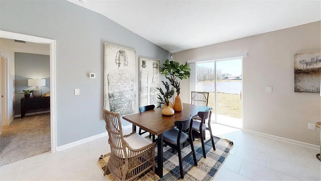 3 bed, 2.0 bath, 1555 sqft, $2,500 — Photo 3
