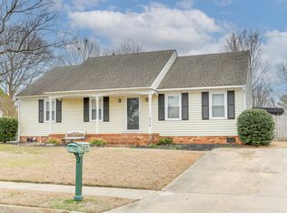839 Arondale Cres, Chesapeake, VA 23320