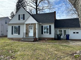 2280 N Taylor Rd, Cleveland Heights, OH 44112