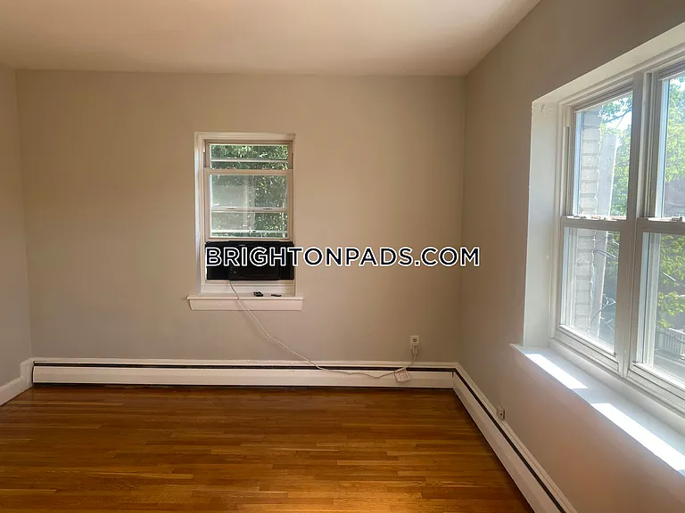 63-65 Selkirk Rd #7 — Photo 12