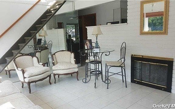 5th image of 6 Belfry Ln
