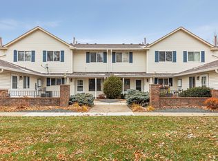 3985 Parkridge Dr #1404, White Bear Township, MN 55110
