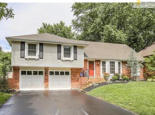 9112 W 82nd St, Overland Park, KS 66204