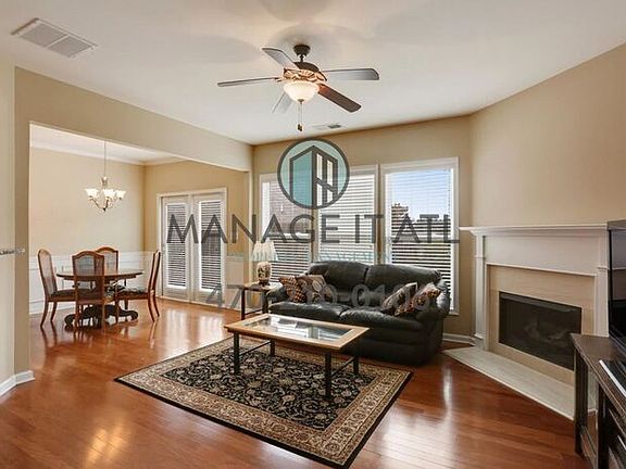 4th image of 4890 Berkeley Glen Dr