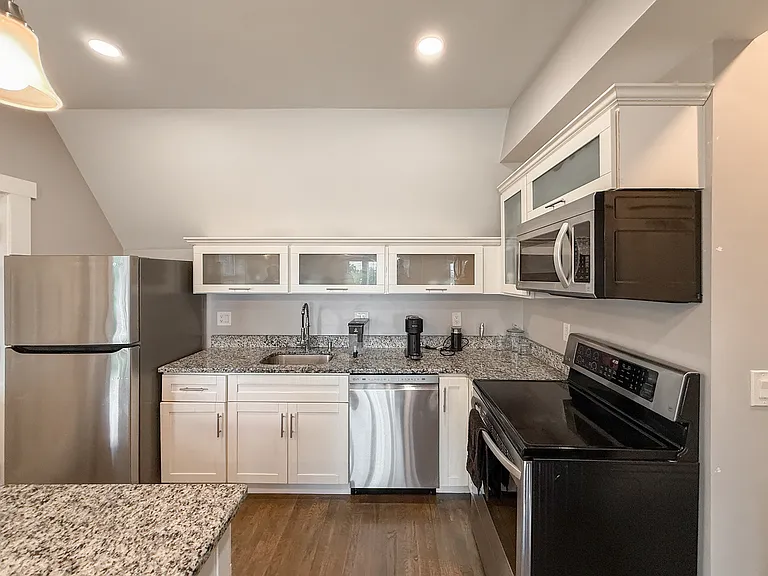 468 Salem St #4 — Photo 6